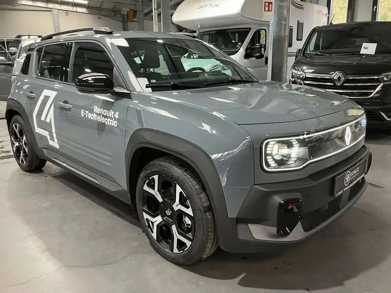 Gris Utilisé 2025 Renault 4 E-Tech Komfort SUV | 32 790 € - Image 1/4