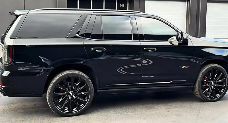 Noir Nouvelle 2025 Cadillac Escalade SUV | 168 500 € - Image 1/4