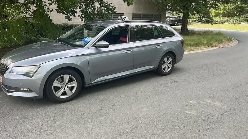 Utilisé 2019 Skoda Superb Style Break | 12 000 € - Image 1/2