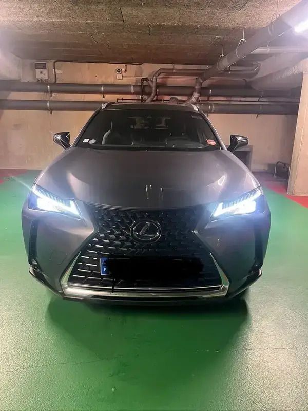 Utilisé 2020 Lexus UX 250h Business Edition SUV | 23 000 € - Image 1/4
