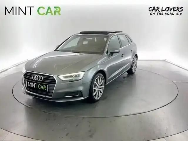 Gris Utilisé 2020 Audi A3 Sportback Advanced Berline | 23 990 € - Image 1/4