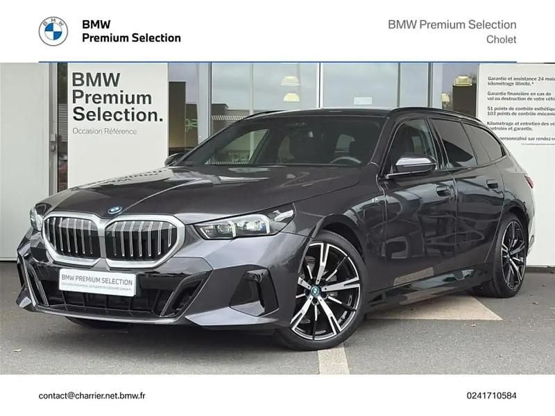 Gris Utilisé 2024 BMW 530 M Sport Break | 69 890 € - Image 1/4