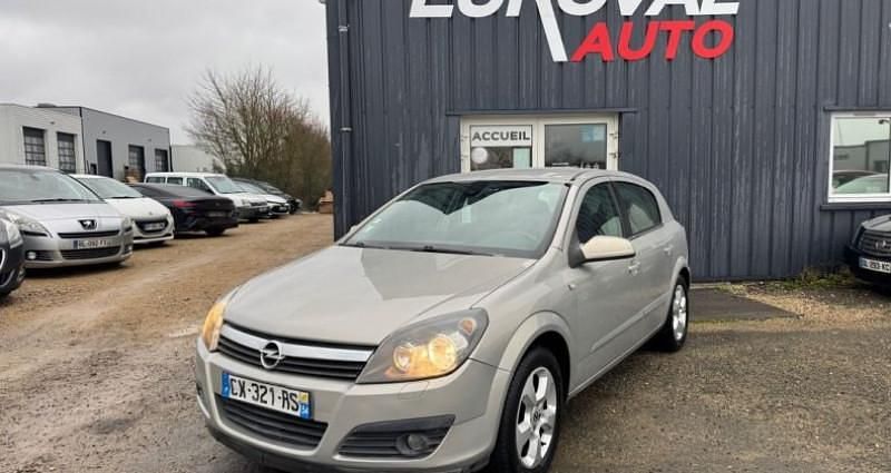 Occasion 2005 Opel Astra Cosmo Berline | 5 490 € - Image 1/4