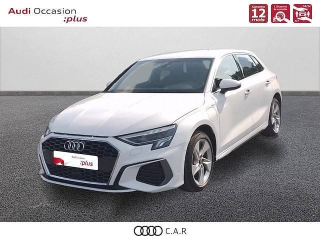 Blanc ibis Utilisé 2021 Audi A3 Sportback e-tron S-Line Berline | 25 990 € (Prix juste) - Image 1/4