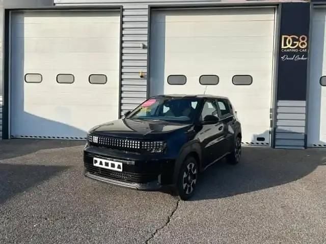 Noir cinema métallisé Nouvelle 2025 Fiat Grande Panda Citadine | 19 890 € (Bon prix) - Image 1/4
