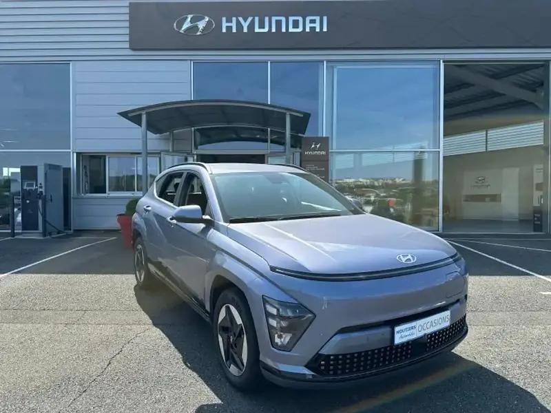 Bleu Utilisé 2025 Hyundai Kona SUV | 36 490 € (Prix assez cher) - Image 1/4