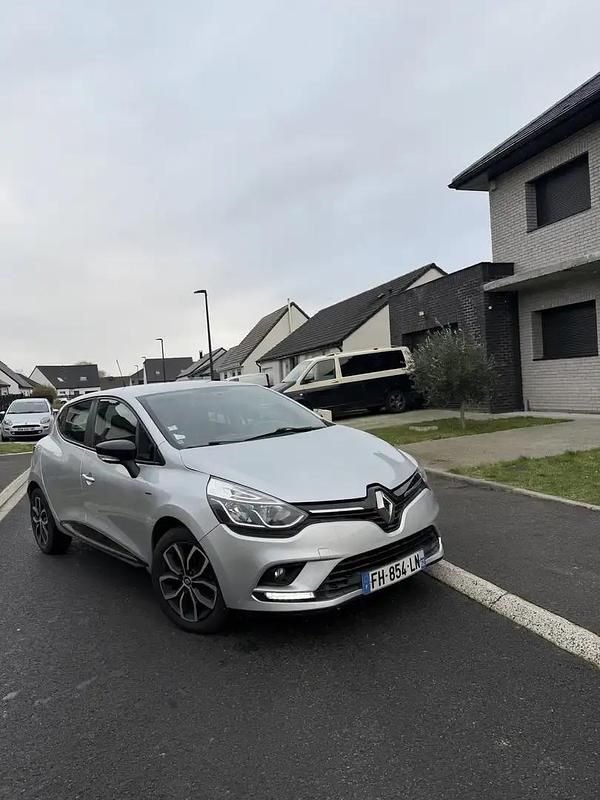 Occasion 2019 Renault Clio IV LIMITED Berline | 9 500 € (Bon prix) - Image 1/4