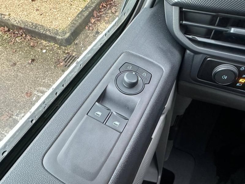 Nouvelle Ford Transit Trend 136 ch (100 kW) 2025 Blanc glacier Van