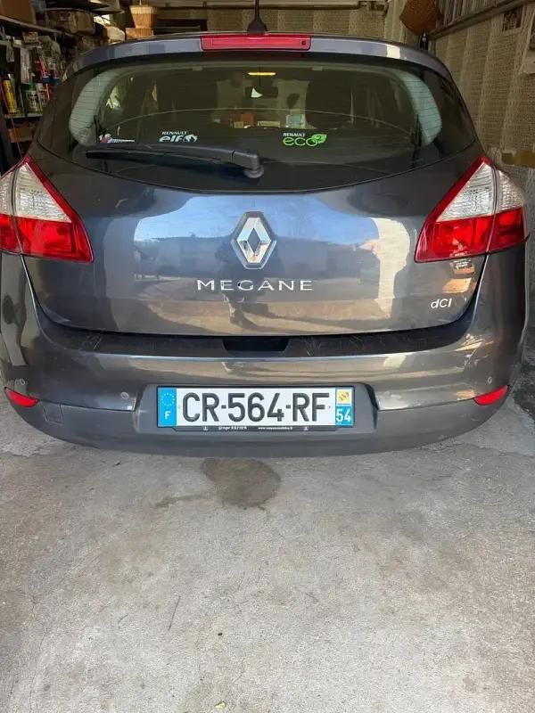 Bleu Utilisé 2013 Renault Mégane III LIMITED Berline | 8 000 € (Bon prix) - Image 1/2