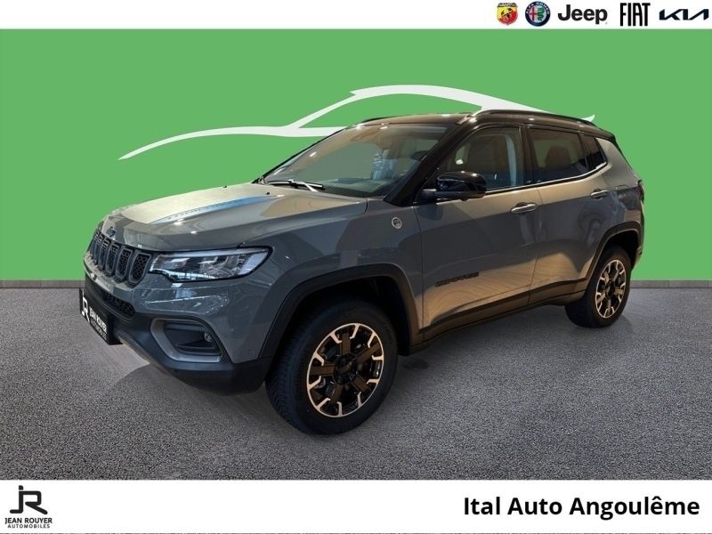 Noir Utilisé 2024 Jeep Compass Trailhawk SUV | 42 999 € - Image 1/3