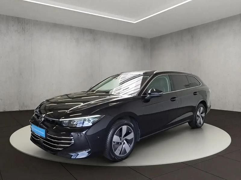 Noir Utilisé 2024 VW Passat Elegance Break | 49 400 € - Image 1/4