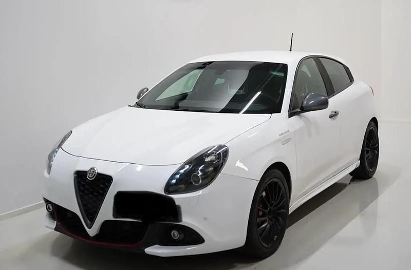Utilisé 2018 Alfa Romeo Giulietta Veloce Citadine | 22 850 € - Image 1/4