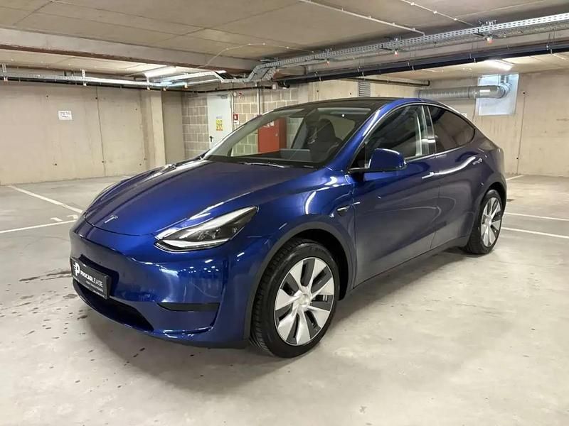 Bleu Occasion 2024 Tesla Model Y SUV | 41 015 € - Image 1/4