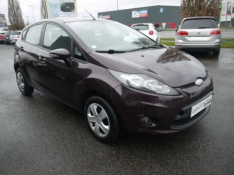 Rouge Occasion 2010 Ford Fiesta Trend+ Citadine | 7 490 € (Prix assez cher) - Image 1/4