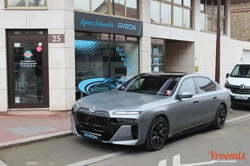 Gris Occasion 2023 BMW 750e M Sport Berline | 87 990 € (Super prix) - Image 1/4