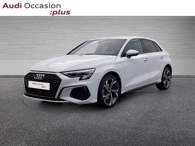 Blanc glacier métallisé Utilisé 2024 Audi A3 Sportback e-tron S-Line Berline | 35 214 € (Prix juste) - Image 1/4