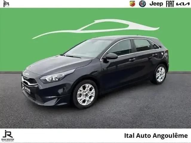 Noir basalte métallisé Utilisé 2024 Kia Ceed Active Berline | 20 490 € (Prix assez cher) - Image 1/4