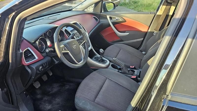 Occasion 2010 Opel Astra Enjoy Berline | 5 500 € (Prix juste) - Image 1/4