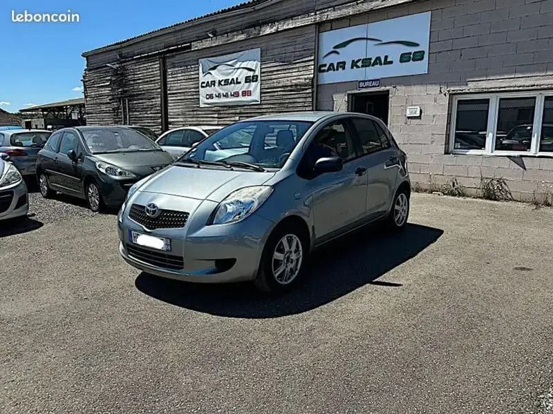 Gris Utilisé 2008 Toyota Yaris Citadine | 4 999 € (Bon prix) - Image 1/4