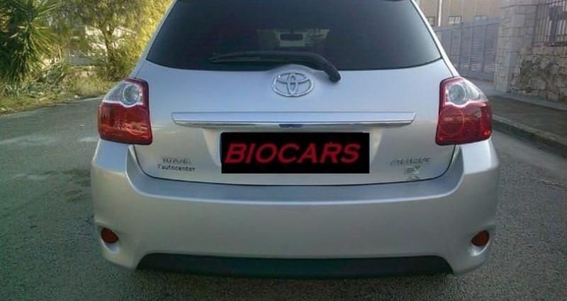 Occasion Toyota Auris Active 91 ch (66 kW) 2011 Argent Berline
