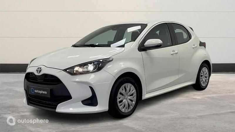 Blanc Utilisé 2023 Toyota Yaris Hybrid Berline | 17 990 € (Bon prix) - Image 1/4