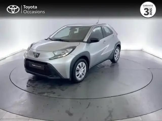 Gris Occasion 2022 Toyota Aygo X SUV | 12 990 € (Bon prix) - Image 1/4