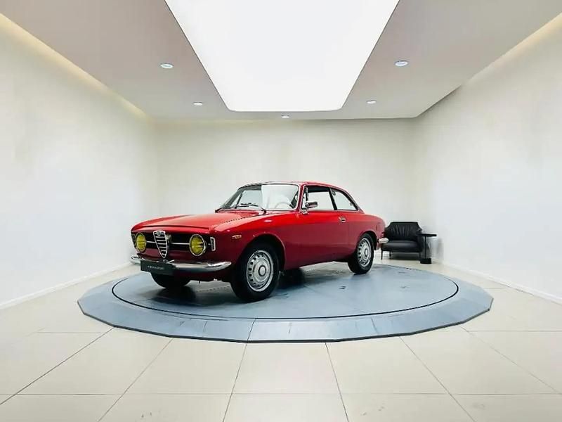 Rouge Occasion 1964 Alfa Romeo Giulia Sprint Sprint Coupé | 39 900 € - Image 1/4