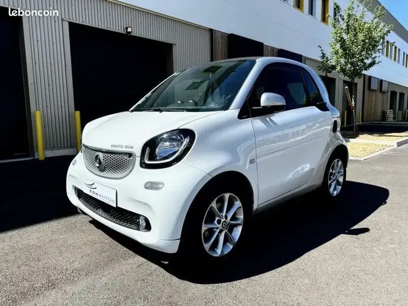 Blanc Utilisé 2017 Smart ForTwo Electric Drive Passion Coupé | 8 990 € - Image 1/4