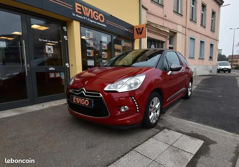 Rouge Occasion 2015 DS Automobiles DS3 So Chic Berline | 7 290 € - Image 1/4