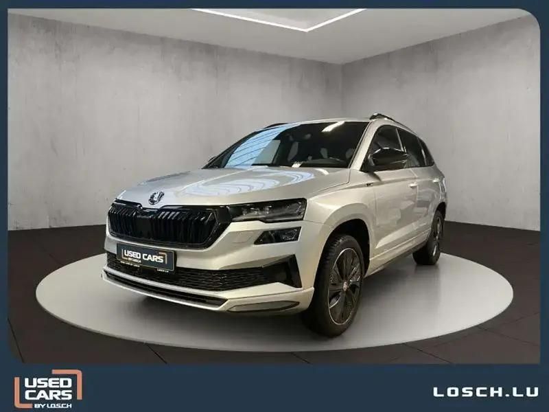 Argent Utilisé 2024 Skoda Karoq SportLine SUV | 33 323 € (Prix cher) - Image 1/4