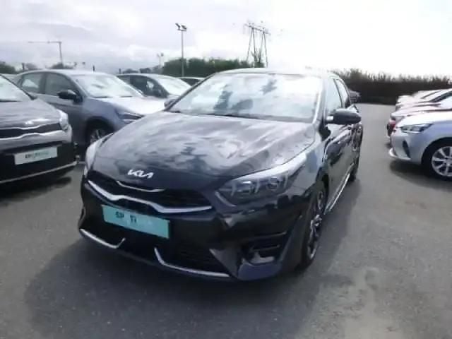 Noir Occasion 2023 Kia Ceed GT GT-Line Berline | 25 290 € (Prix juste) - Image 1/4