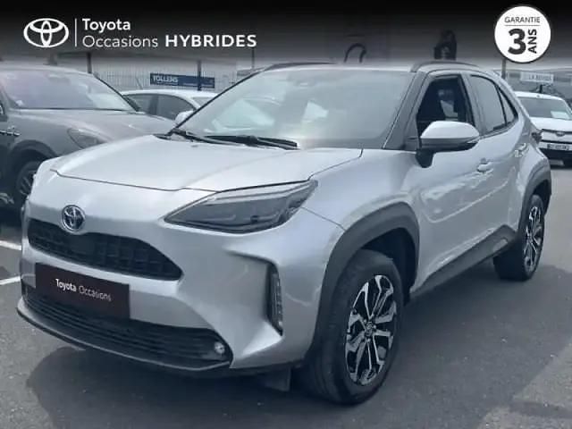 Gris Utilisé 2024 Toyota Yaris Hybrid Design SUV | 24 490 € (Prix juste) - Image 1/4