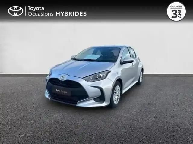 Gris minéral (m) Occasion 2025 Toyota Yaris Hybrid Business Edition Berline | 21 490 € (Prix juste) - Image 1/4