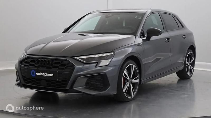 Utilisé 2024 Audi A3 e-tron Competition Citadine | 40 299 € (Prix cher) - Image 1/4