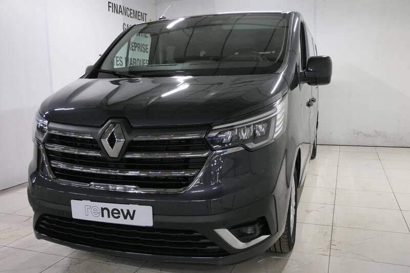 Gris Utilisé 2024 Renault Trafic Intens Van | 38 990 € (Prix cher) - Image 1/1