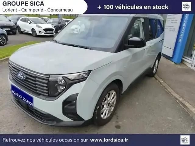 Gris cactus Occasion 2024 Ford Tourneo Courier Titanium Monospace | 22 900 € (Prix juste) - Image 1/4