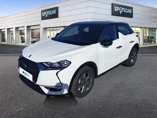 Blanc banquise toit noir perla n. Utilisé 2022 DS Automobiles DS3 Crossback SUV | 15 999 € (Super prix) - Image 1/4