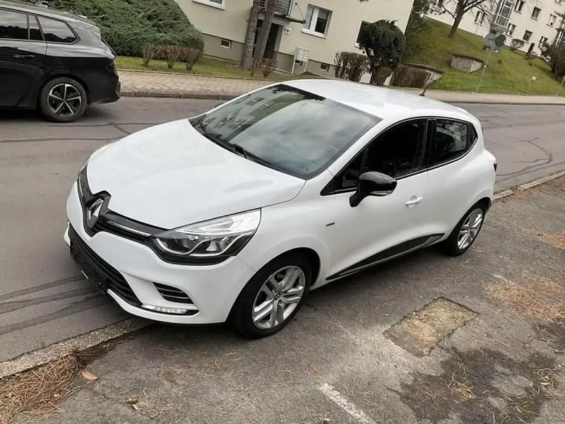 Blanc Occasion 2018 Renault Clio IV LIMITED Berline | 8 990 € (Bon prix) - Image 1/4