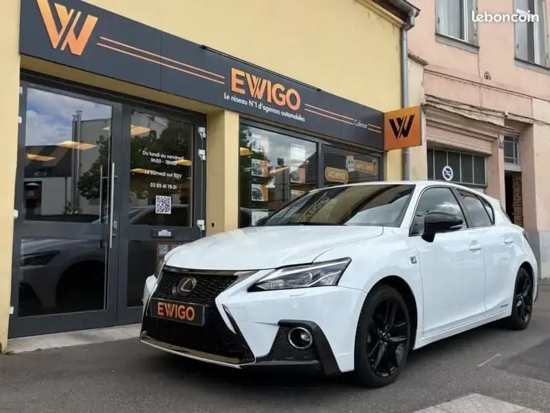 Blanc Utilisé 2019 Lexus CT200h Sport Line Berline | 18 989 € - Image 1/4