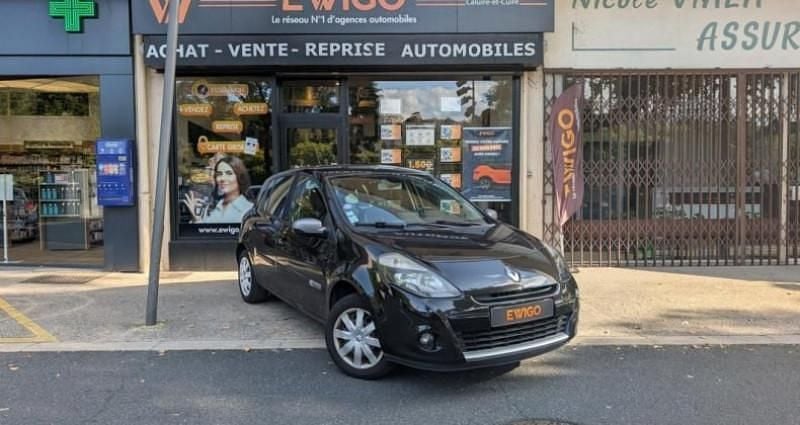 Noir Utilisé 2011 Renault Clio III Citadine | 5 490 € (Prix juste) - Image 1/4