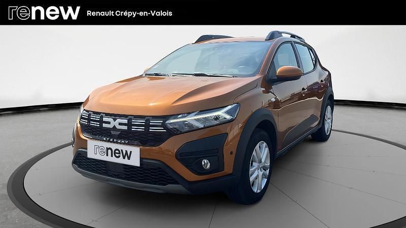 Orange Utilisé 2024 Dacia Sandero Expression Citadine | 16 990 € (Prix assez cher) - Image 1/4