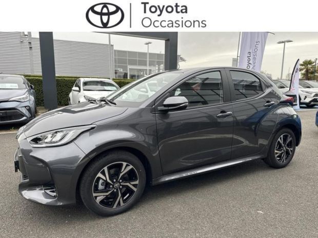 Gris Utilisé 2025 Toyota Yaris Hybrid Design | 23 190 € (Prix juste) - Image 1/4