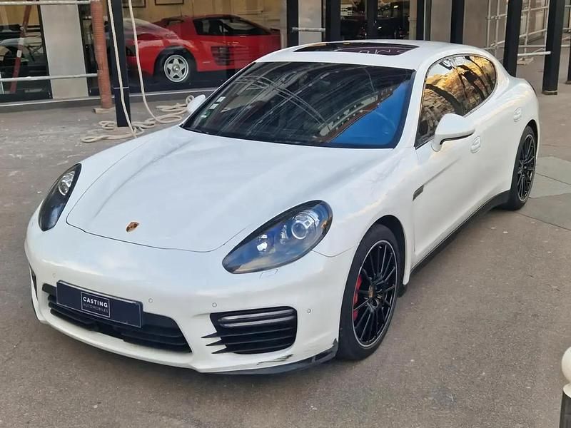 Utilisé 2015 Porsche Panamera GTS Berline | 44 900 € - Image 1/4