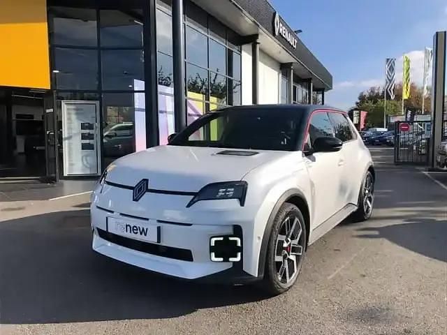 Blanc nacre / toit noir Occasion 2025 Renault 5 E-Tech Berline | 33 490 € (Prix juste) - Image 1/4