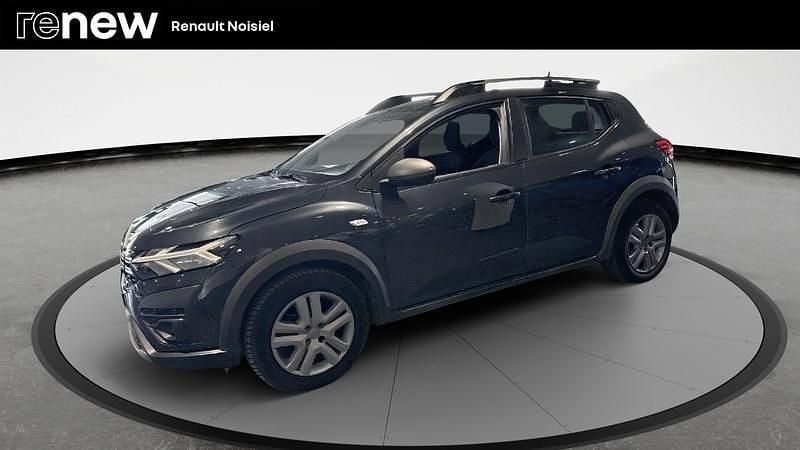 Gris Utilisé 2023 Dacia Sandero Expression Citadine | 15 990 € (Prix assez cher) - Image 1/4