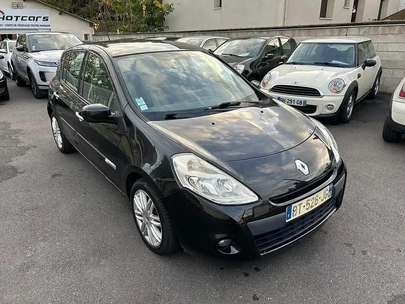 Noir Utilisé 2011 Renault Clio II Dynamique | 4 590 € (Bon prix) - Image 1/4