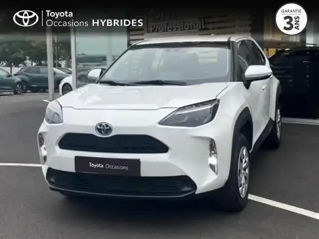 Blanc lunaire nacré Utilisé 2023 Toyota Yaris Hybrid SUV | 22 490 € (Prix juste) - Image 1/4