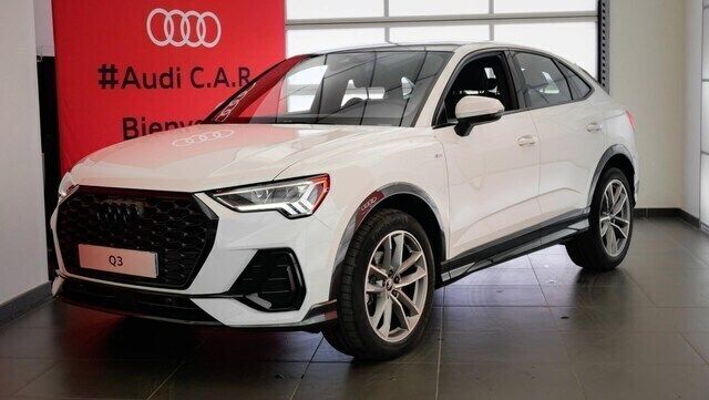 Blanc glacier métallisé Utilisé 2024 Audi Q3 Sportback S-Line SUV | 53 896 € - Image 1/4