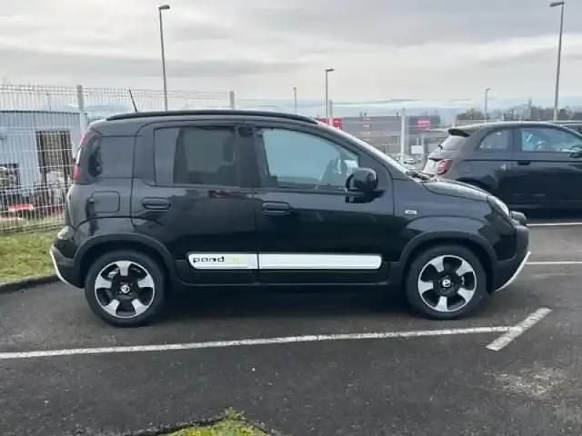 Nouvelle Fiat Panda Classica 2025 Noir cinema pastel extrasérie Berline