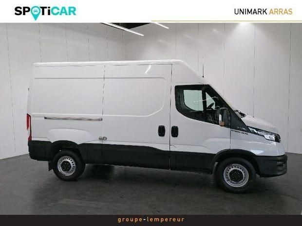 Image 3/4